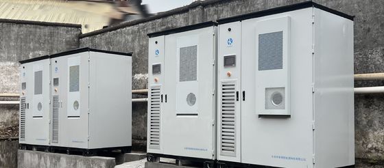 Sistemi di accumulo di energia industriale e commerciale con capacità variabile per massimizzare gli sforzi di stabilizzazione della rete, fino a 100KW