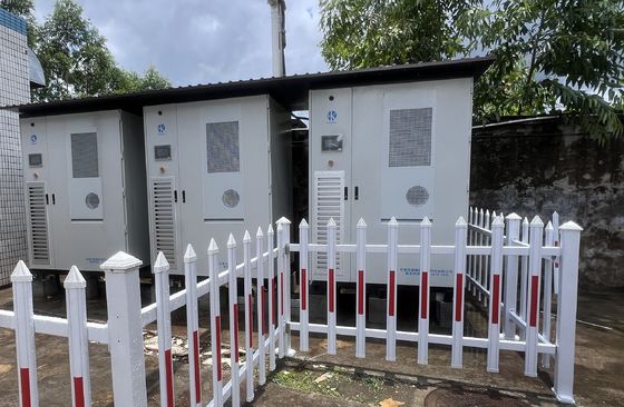 Trasferimento di picco di carico facilitato in un unico sistema di accumulo di energia
