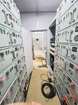 Efficienza fino al 98% Soluzioni di gestione dell'energia delle batterie ESS
